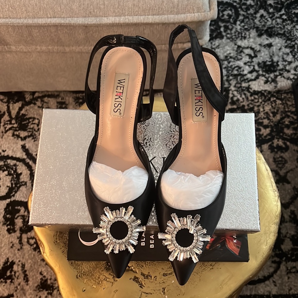 Wet Kiss Satin Pumps